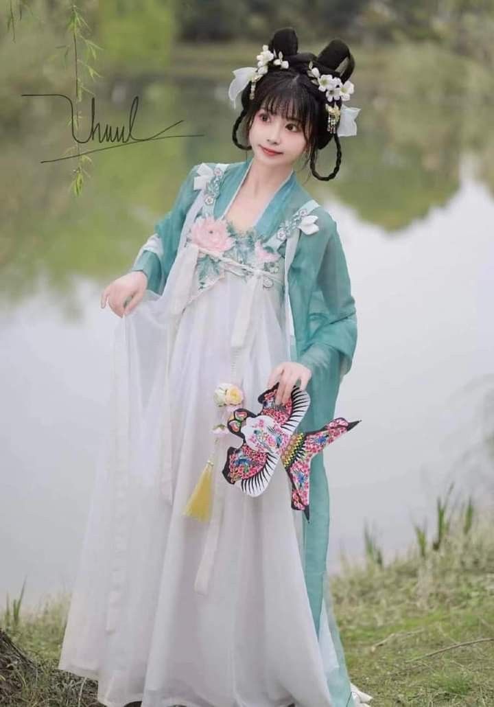 Candy-Inspired Hanfu:The Fusion of Traditional Elegance and Modern Candy Delight Candy-Inspired Hanfu:The Fusion of Traditional Elegance and Modern Candy Delight