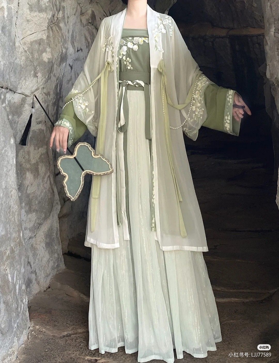 The Evolution of Traditional Chinese Wedding Hanfu:A Blend of Ancient Elegance and Modern Charm The Evolution of Traditional Chinese Wedding Hanfu:A Blend of Ancient Elegance and Modern Charm