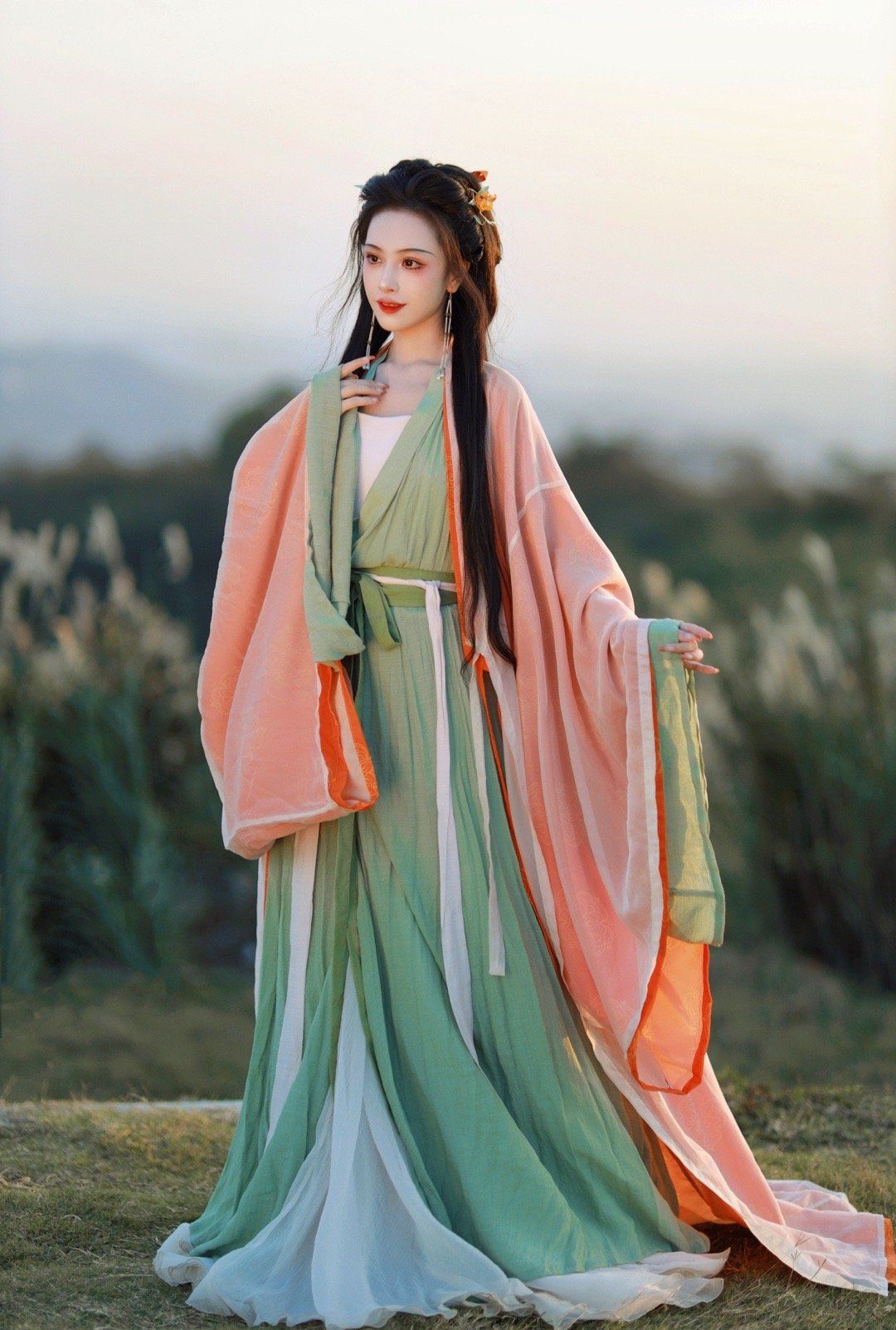 Traditional Two-Piece Horseface Skirt Set:A Blend of Ancient Elegance and Modern Charm
