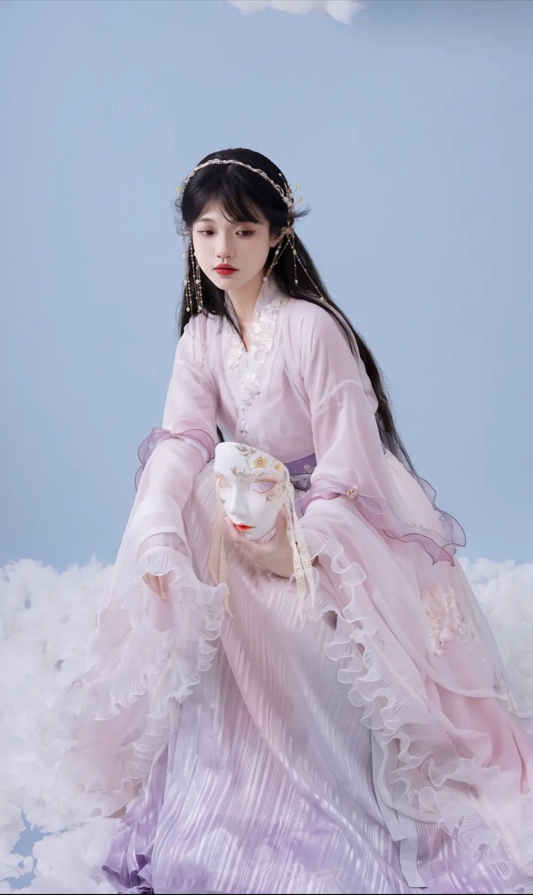 The Story of the Nine-Tailed Fox in Traditional Hanfu Costume for Junior Students The Story of the Nine-Tailed Fox in Traditional Hanfu Costume for Junior Students