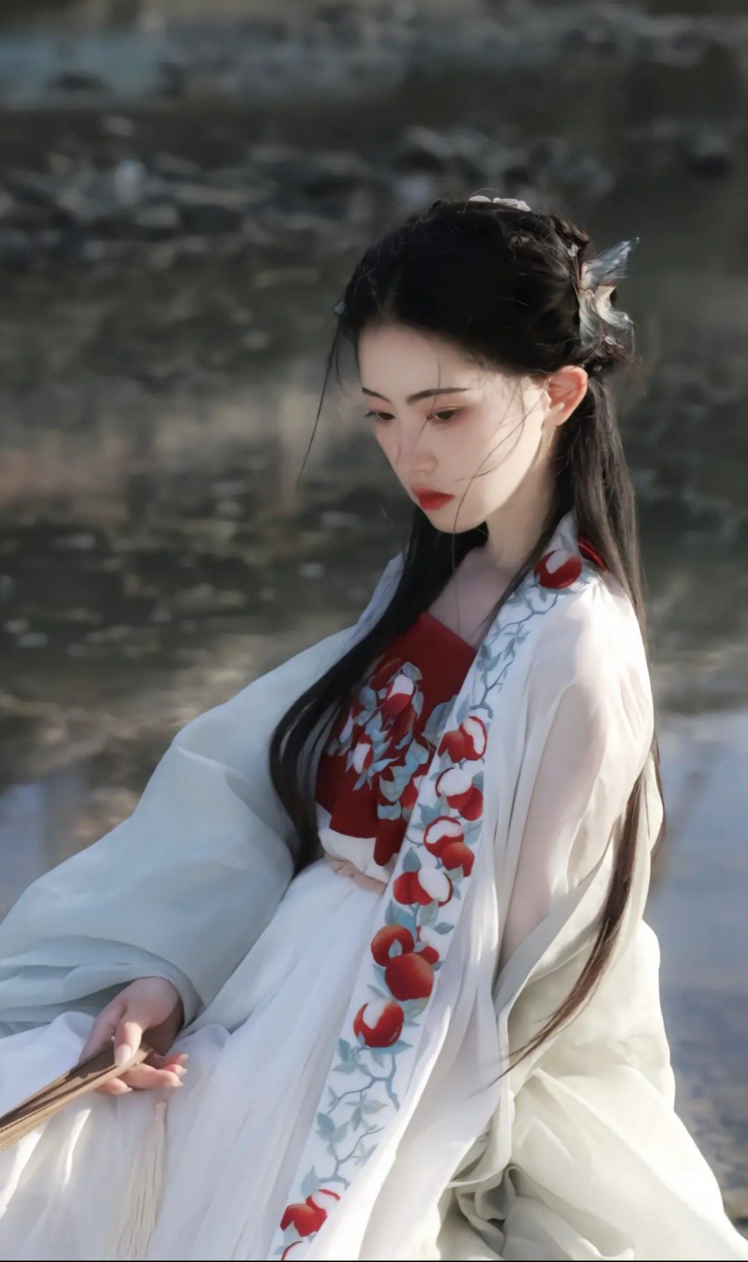 Hanfu Fashion Revival on Xianyu Second-Hand Market Hanfu Fashion Revival on Xianyu Second-Hand Market