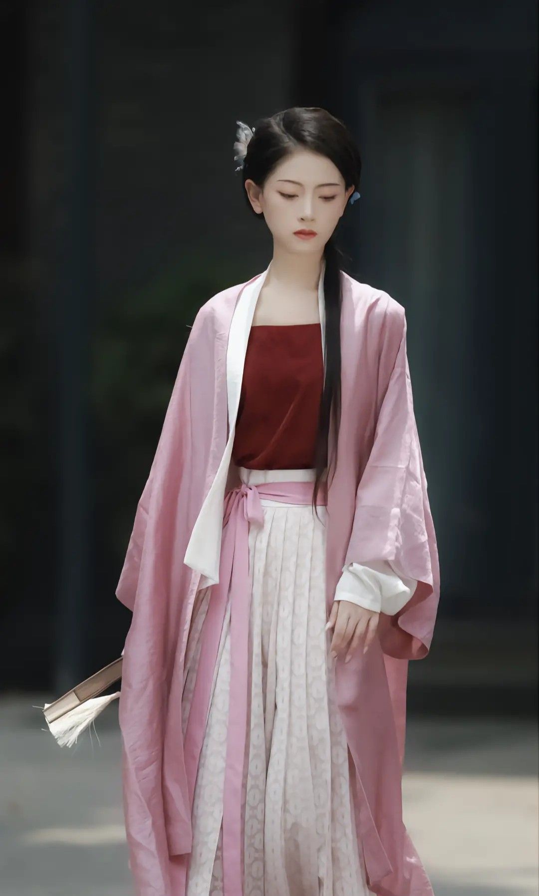 Embracing Tradition:The Golden Thread Embroidered Cheongsam Skirt