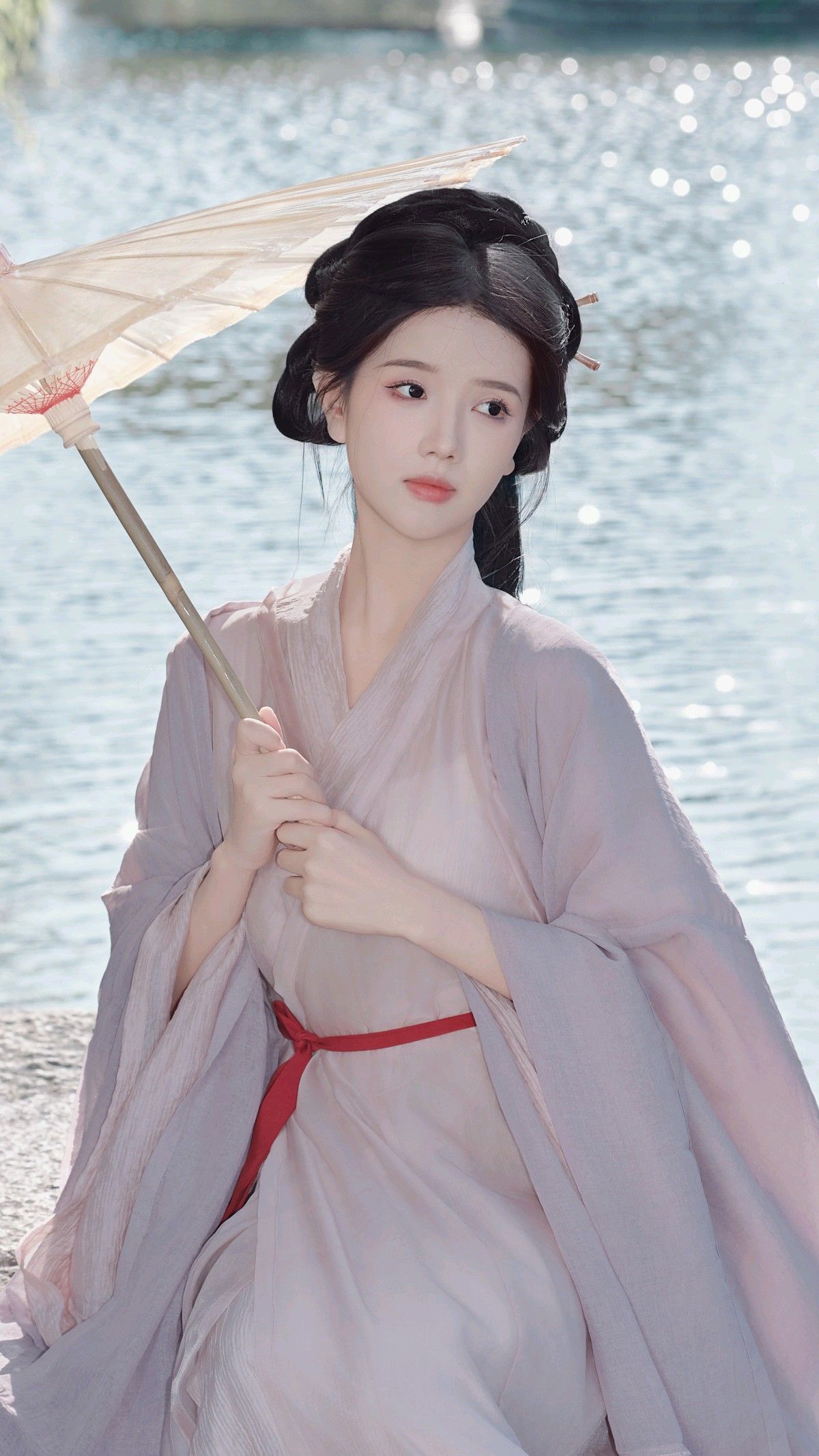 Cloud-Inspired Original Hanfu:The Journey of Traditional Chinese Fashion with Yun Zhiyue Cloud-Inspired Original Hanfu:The Journey of Traditional Chinese Fashion with Yun Zhiyue