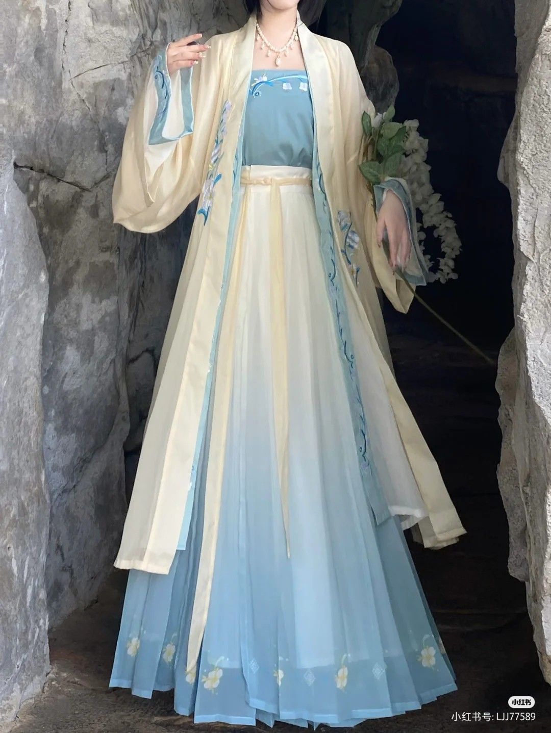 Summer Fashion Trends in Hanfu for Women:A Martial Arts Style Journey Summer Fashion Trends in Hanfu for Women:A Martial Arts Style Journey