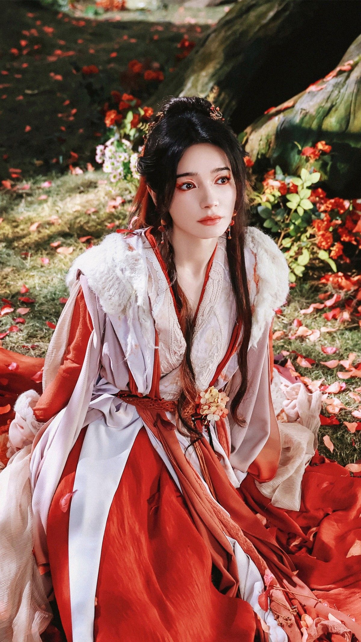 Chinese Cheongsam Women:Embracing the Retro-Chic of Cotton and Linen Chinese Cheongsam Women:Embracing the Retro-Chic of Cotton and Linen