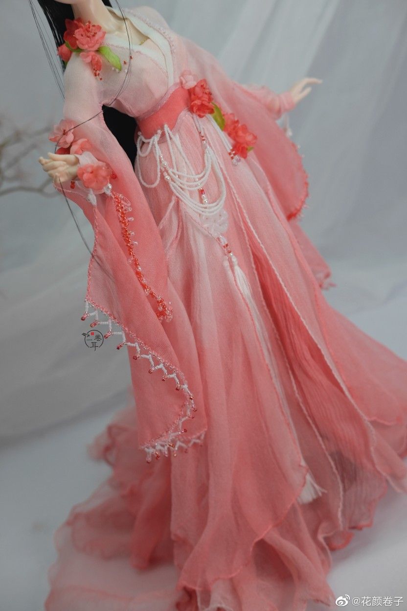 Elegance in Harmony:The Story of Wuyun Cheongsam in Suzhou Elegance in Harmony:The Story of Wuyun Cheongsam in Suzhou