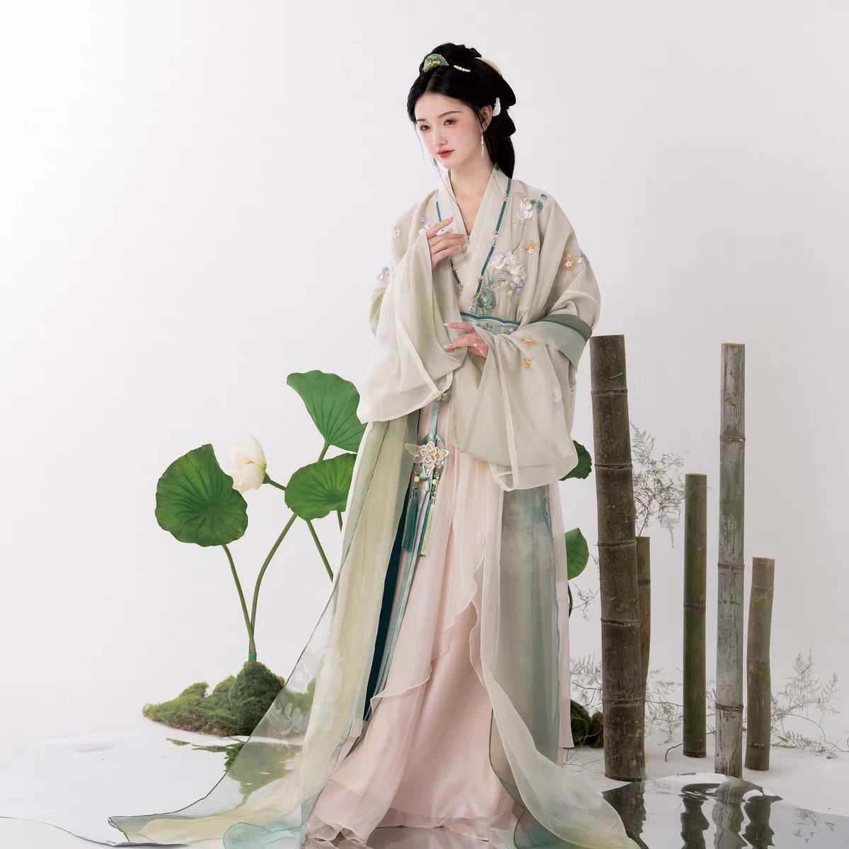 Childrens Hanfu Yajin Pendants:A Glimpse into Traditional Chinese Fashion Childrens Hanfu Yajin Pendants:A Glimpse into Traditional Chinese Fashion