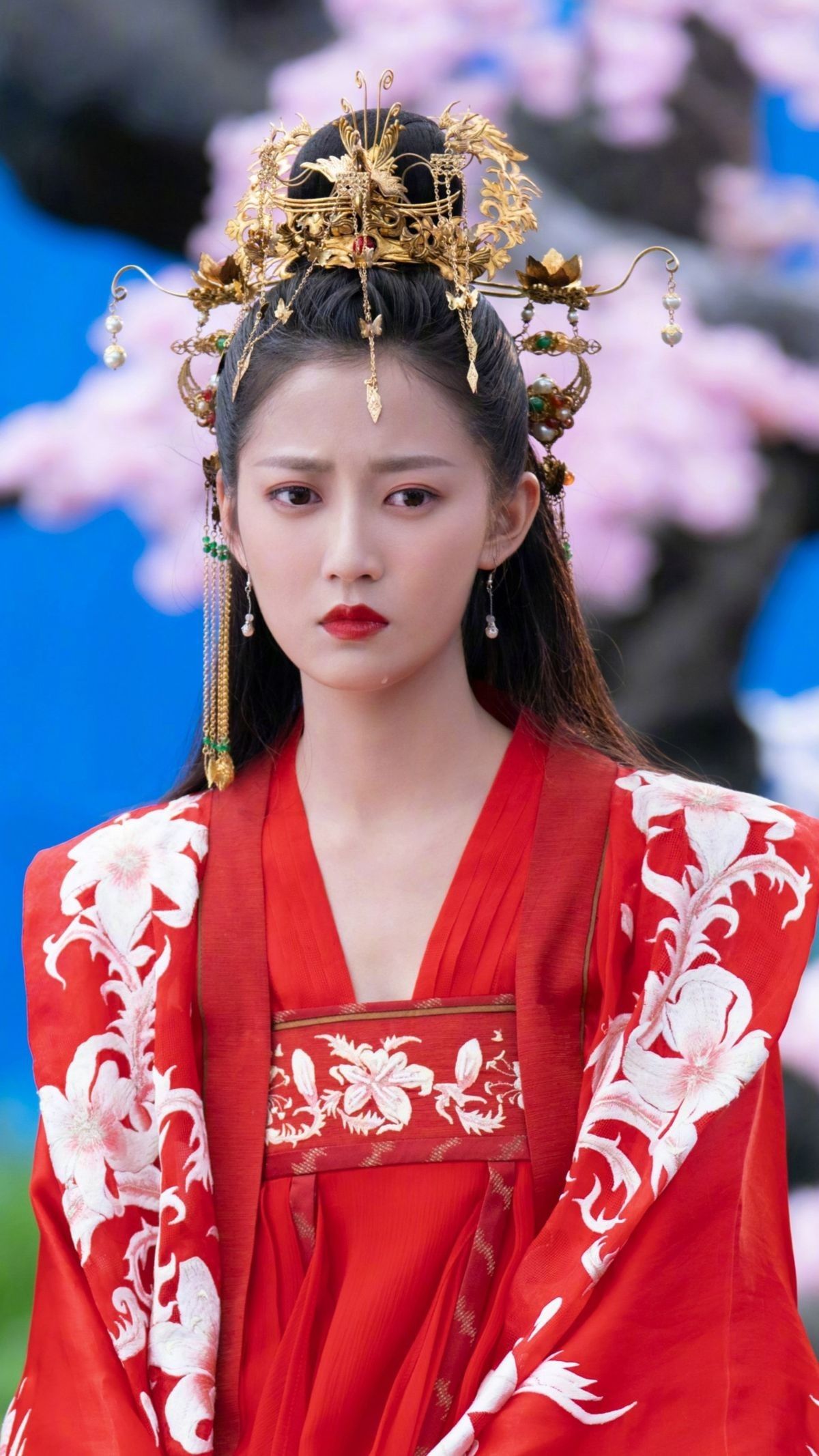 The Enchantment of Eastern Beauty in Cheongsam:A Cultural Icon of Timeless Grace