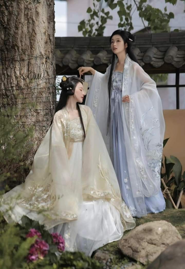 Winter Cheongsam for a Little Girl:Tradition and Fashion Meet Winter Cheongsam for a Little Girl:Tradition and Fashion Meet