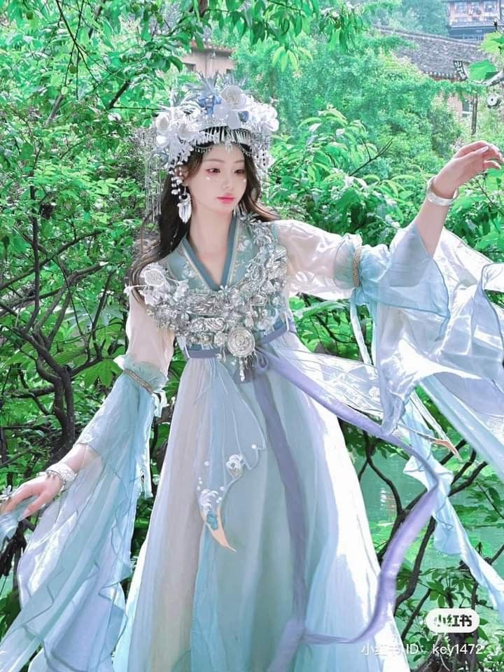 Youthful Cheongsam Style:Embracing the Allure of Traditional Elegance among Teen Girls Youthful Cheongsam Style:Embracing the Allure of Traditional Elegance among Teen Girls