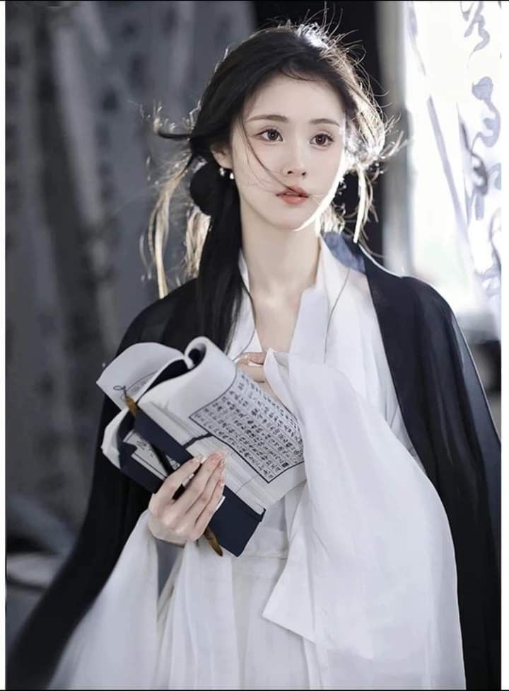 Styling a Horseface Skirt with a Slim-fitting Blouse:A Guide to Perfecting Your Look Styling a Horseface Skirt with a Slim-fitting Blouse:A Guide to Perfecting Your Look