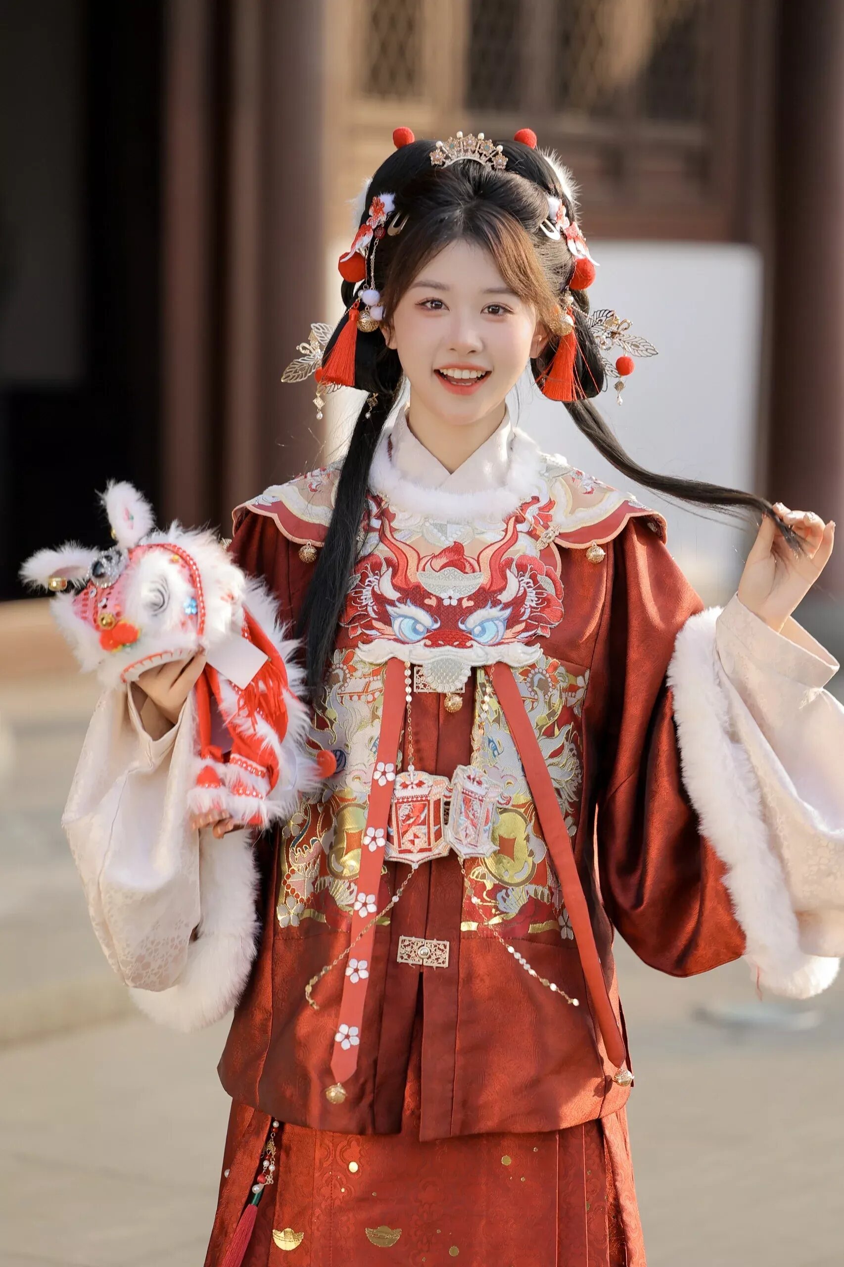Pavilion and Kunpeng:The Cultural Journey of Hanfu Fashion Pavilion and Kunpeng:The Cultural Journey of Hanfu Fashion