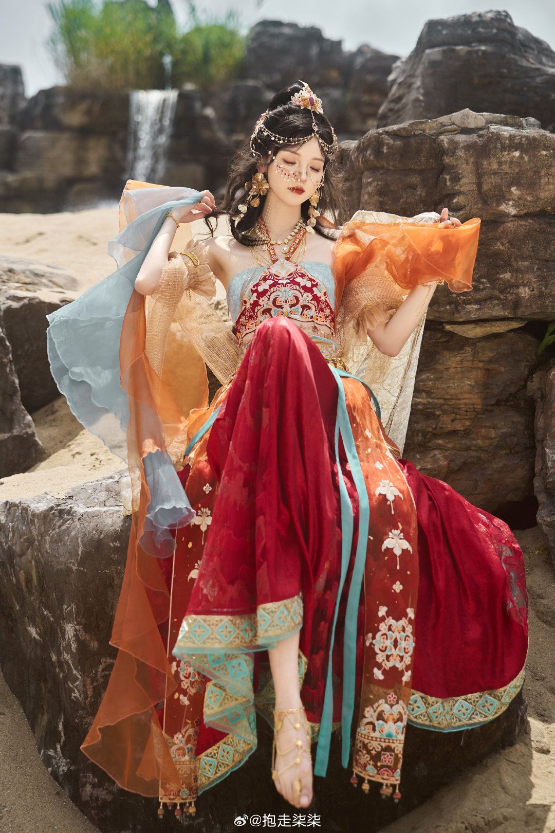 Summer Fashion for Young Girls:The Charm of Hanfu Traditional Chinese Dress Summer Fashion for Young Girls:The Charm of Hanfu Traditional Chinese Dress