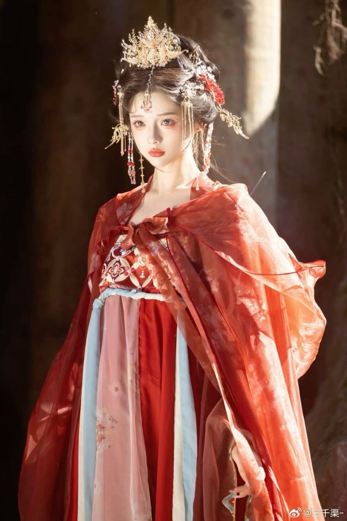 The Evolution of Cheongsam to Bikinis:Exploring the Cultural Crossover of Traditional Chinese Dress The Evolution of Cheongsam to Bikinis:Exploring the Cultural Crossover of Traditional Chinese Dress
