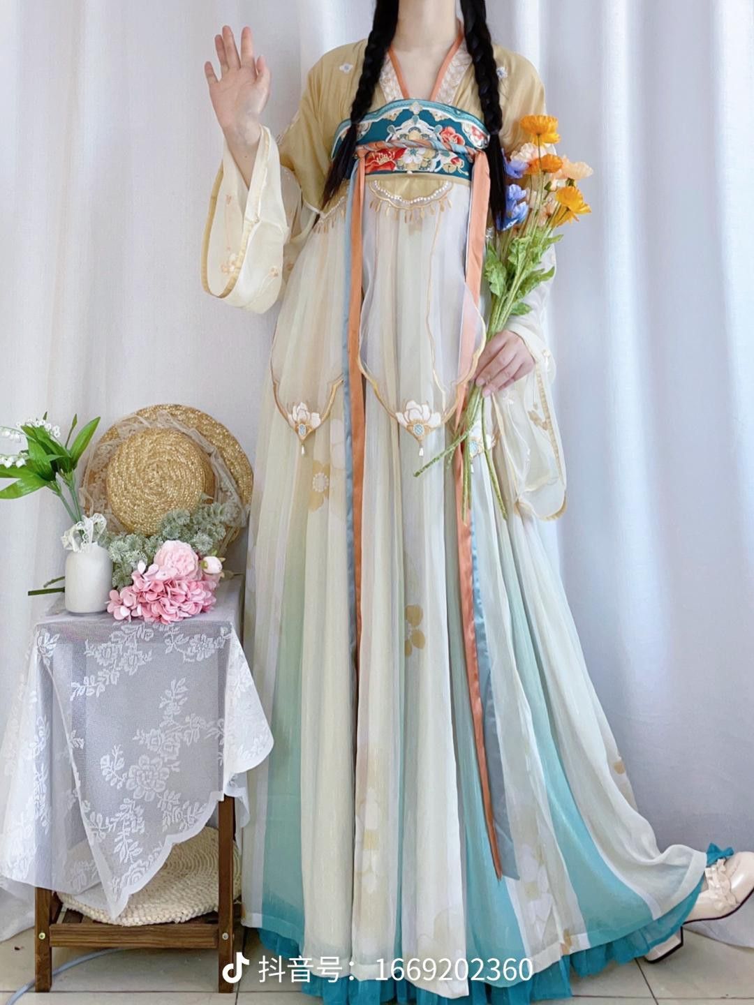 Winter Hanfu Fashion for Little Girls:The Allure of Traditional Chinese Attire Winter Hanfu Fashion for Little Girls:The Allure of Traditional Chinese Attire