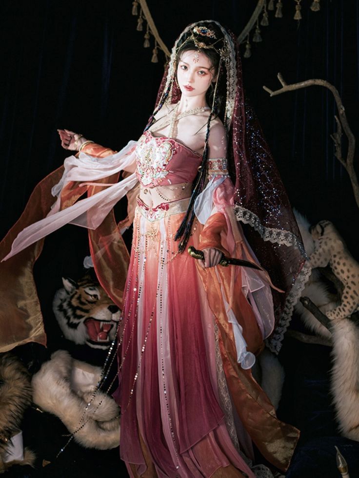 Amidst the Summer Mists:A Journey in Traditional Chinese Attire Amidst the Summer Mists:A Journey in Traditional Chinese Attire