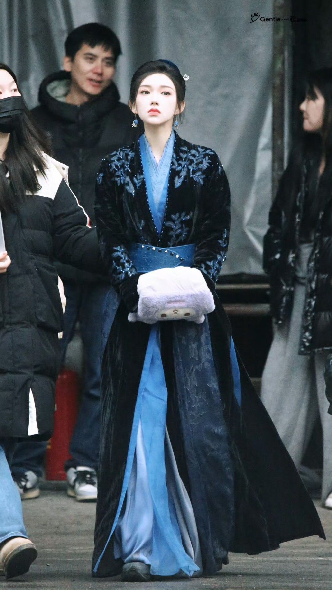 Three Buddies in Ancient Splendor:The Journey of Hanfu Fashion