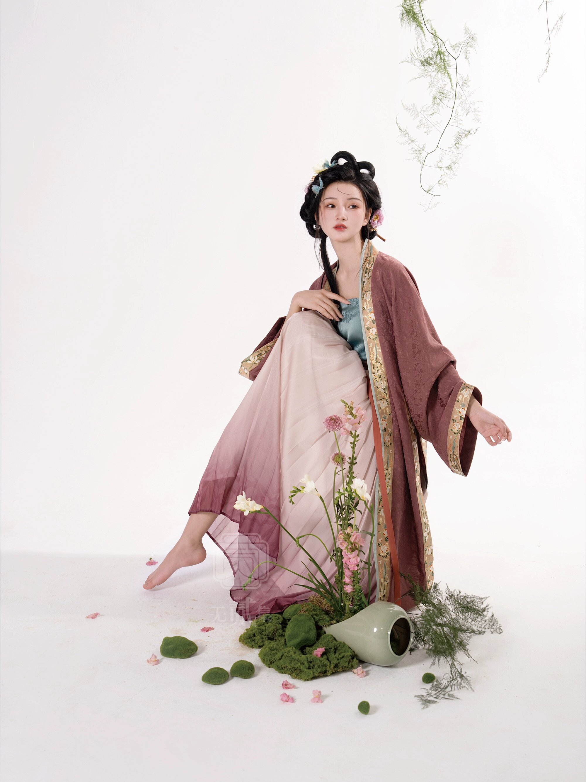 Petite Power:Styling Qipao for a Curvier Winter Petite Power:Styling Qipao for a Curvier Winter