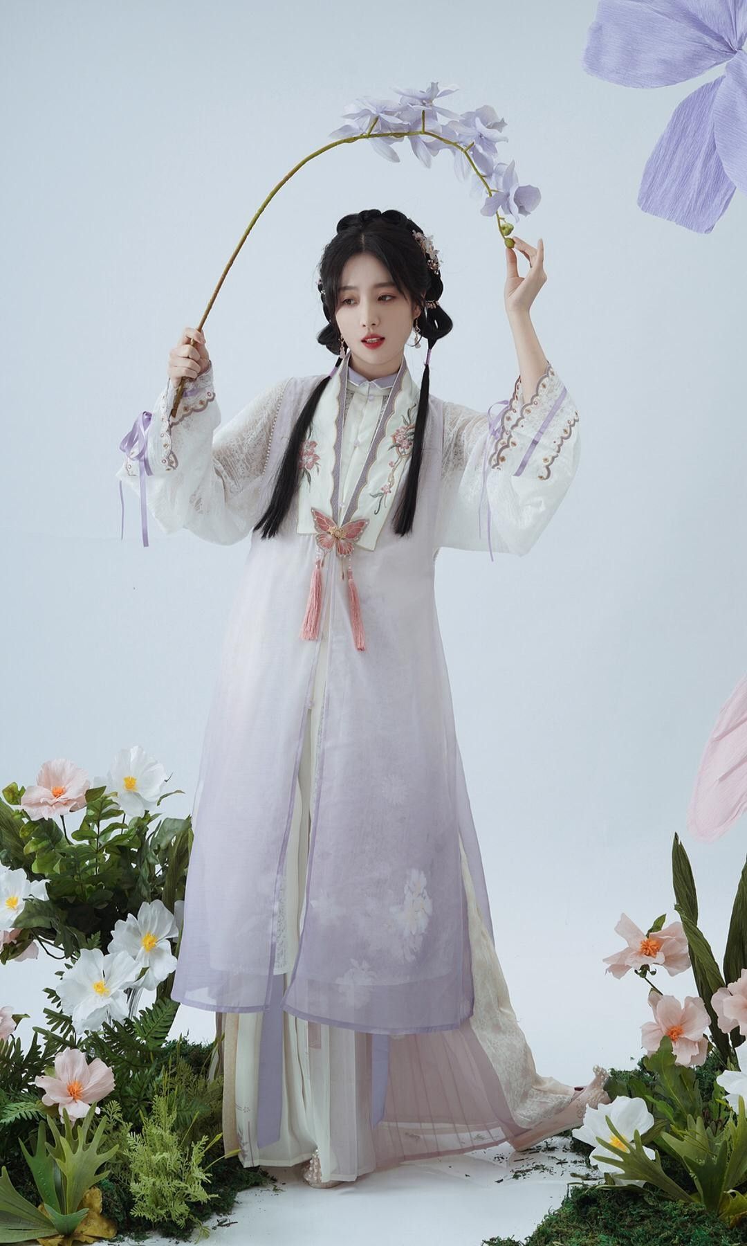 The Splendor of Summer:Exploring the World of Hanfu for Young Girls The Splendor of Summer:Exploring the World of Hanfu for Young Girls
