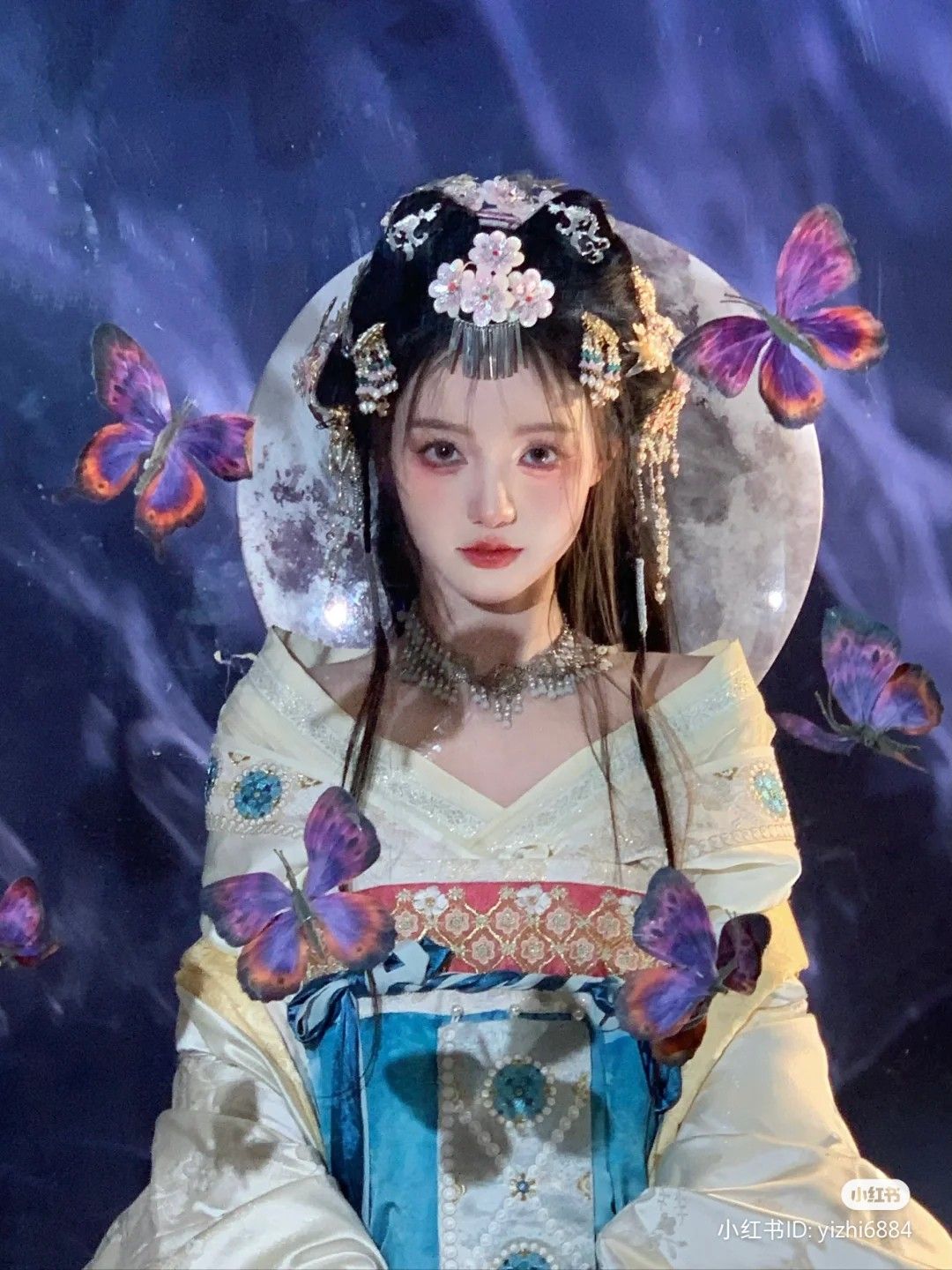 Reimagining the Cheongsam for Autumn-Winter:Modern Innovations in Traditional Chinese Dress Reimagining the Cheongsam for Autumn-Winter:Modern Innovations in Traditional Chinese Dress