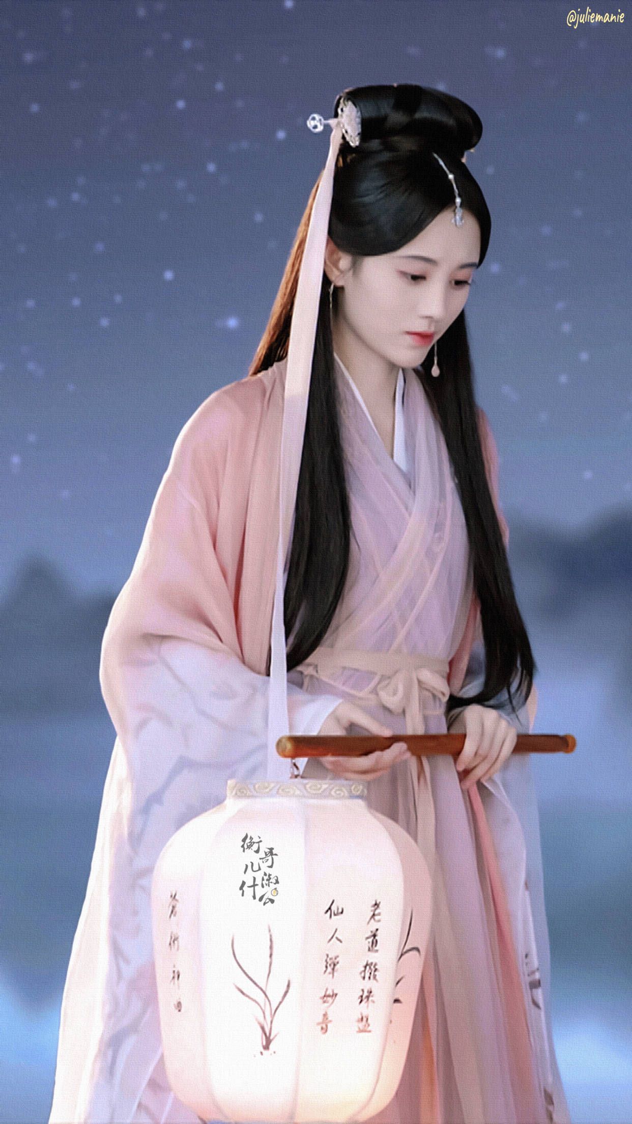 The 11-Year-Old Hanfu Girl in Grade Five:A Glimpse into Traditional Chinese Attire The 11-Year-Old Hanfu Girl in Grade Five:A Glimpse into Traditional Chinese Attire