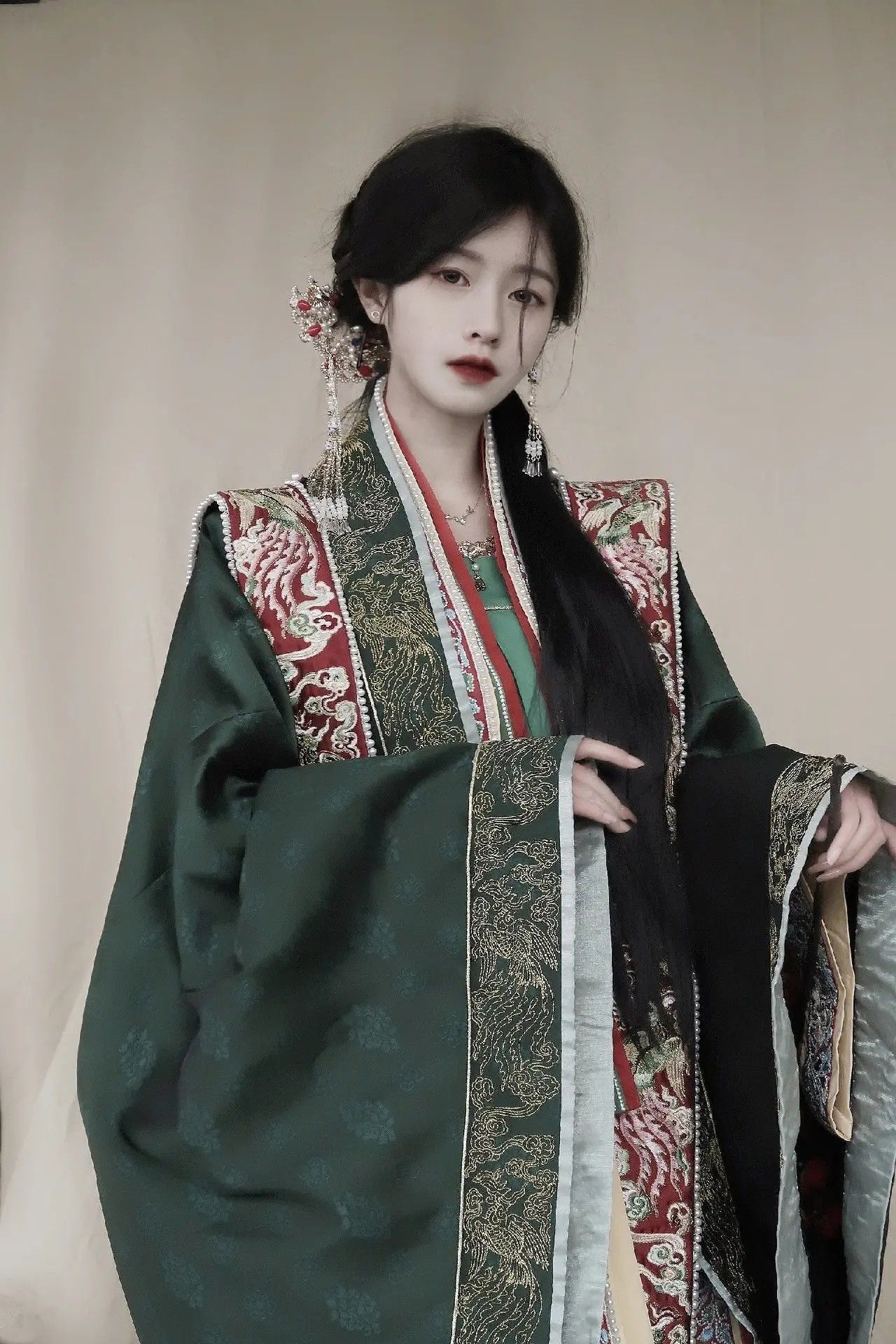 Princess-Style Hanfu Dress for Little Girls:Summer Fashion Trends in Chinese Traditional Elegance Princess-Style Hanfu Dress for Little Girls:Summer Fashion Trends in Chinese Traditional Elegance