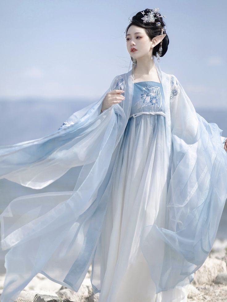 Embracing Summer in a Modernized Qipao:The New Neo-Chinese Style Embracing Summer in a Modernized Qipao:The New Neo-Chinese Style