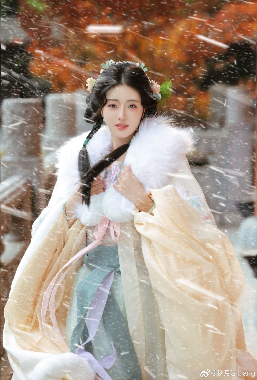 Winter Vogue:The Rise of Hanfu Costumes among Female Middle School Students Winter Vogue:The Rise of Hanfu Costumes among Female Middle School Students