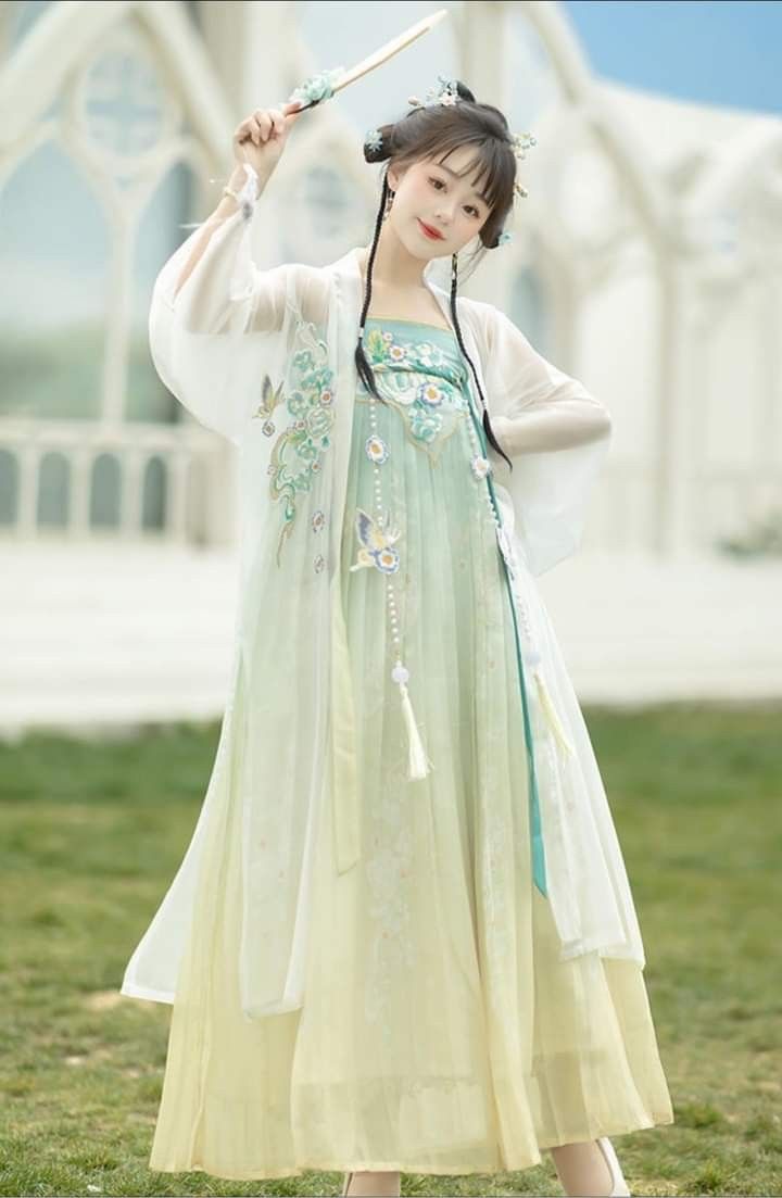 Embracing the Daily Elegance of Mini Cheongsam:A Journey for Petite Women