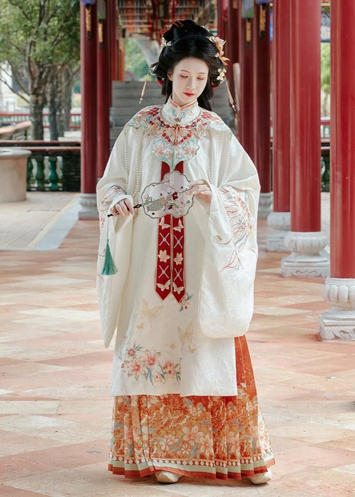 The Splendor of a Red Satin Cheongsam:A Cultural Icon of Chinese Elegance The Splendor of a Red Satin Cheongsam:A Cultural Icon of Chinese Elegance