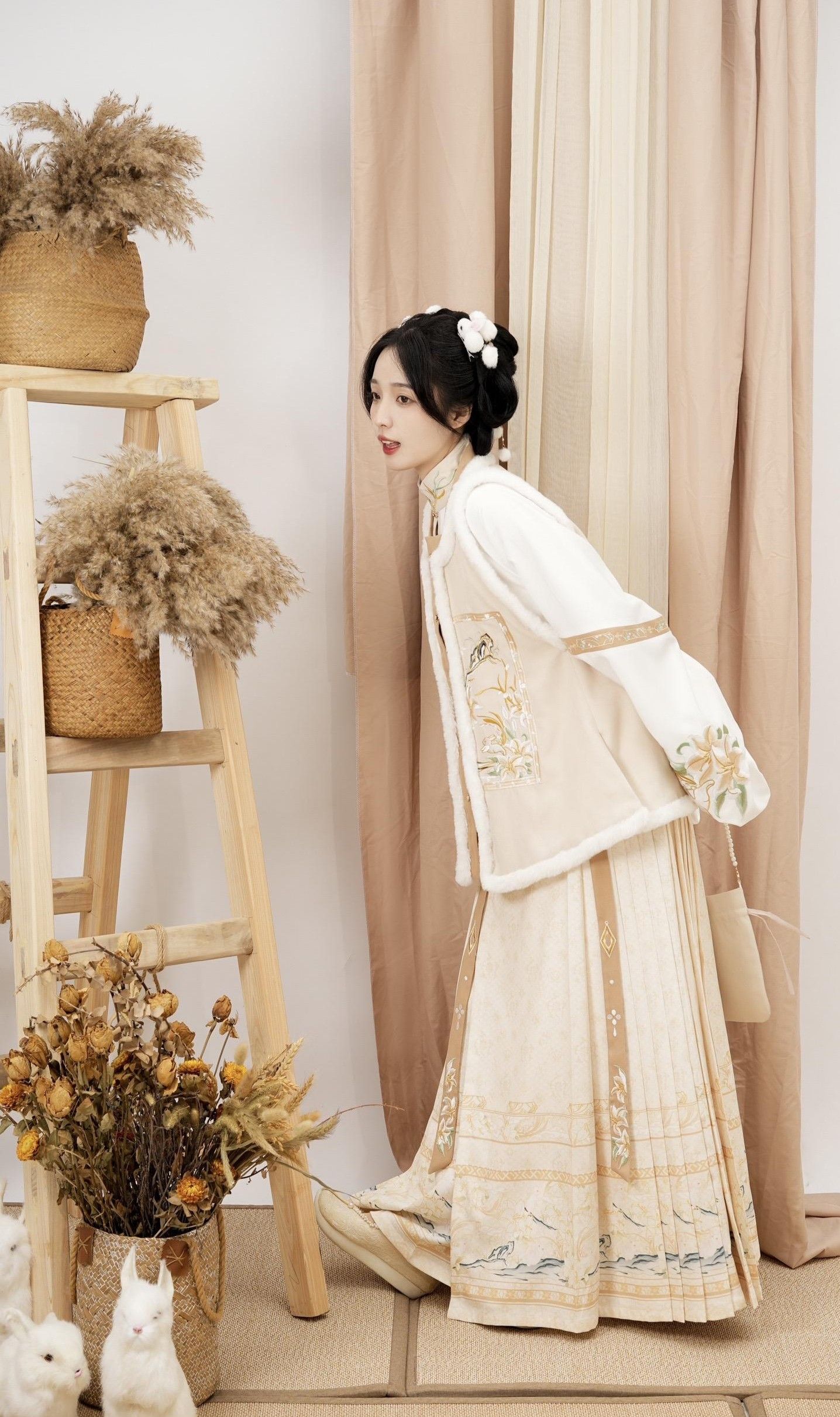 Embracing Tradition:The Qipao Cheongsam in 2025 with Silk Velvet Embracing Tradition:The Qipao Cheongsam in 2025 with Silk Velvet