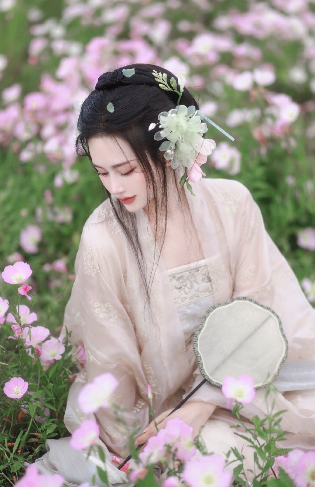 Reimagining the Cheongsam:Modern Youth-Style Qipaos for Teen Girls Reimagining the Cheongsam:Modern Youth-Style Qipaos for Teen Girls