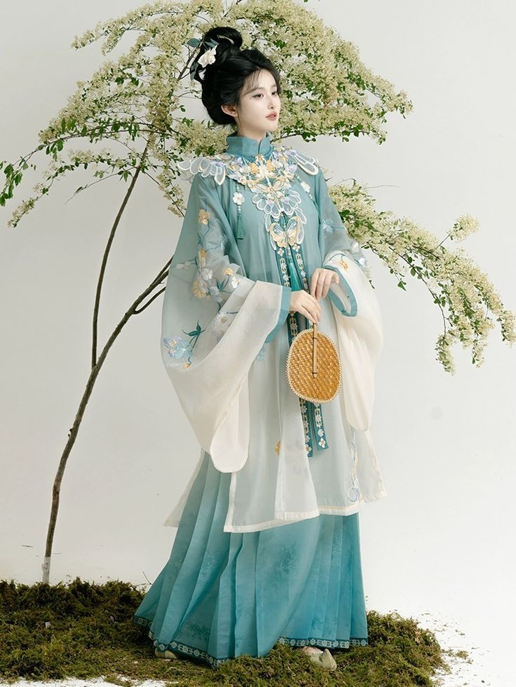 The Radiance of White Ming-Style Hanfu:A Journey Through Traditional Elegance The Radiance of White Ming-Style Hanfu:A Journey Through Traditional Elegance