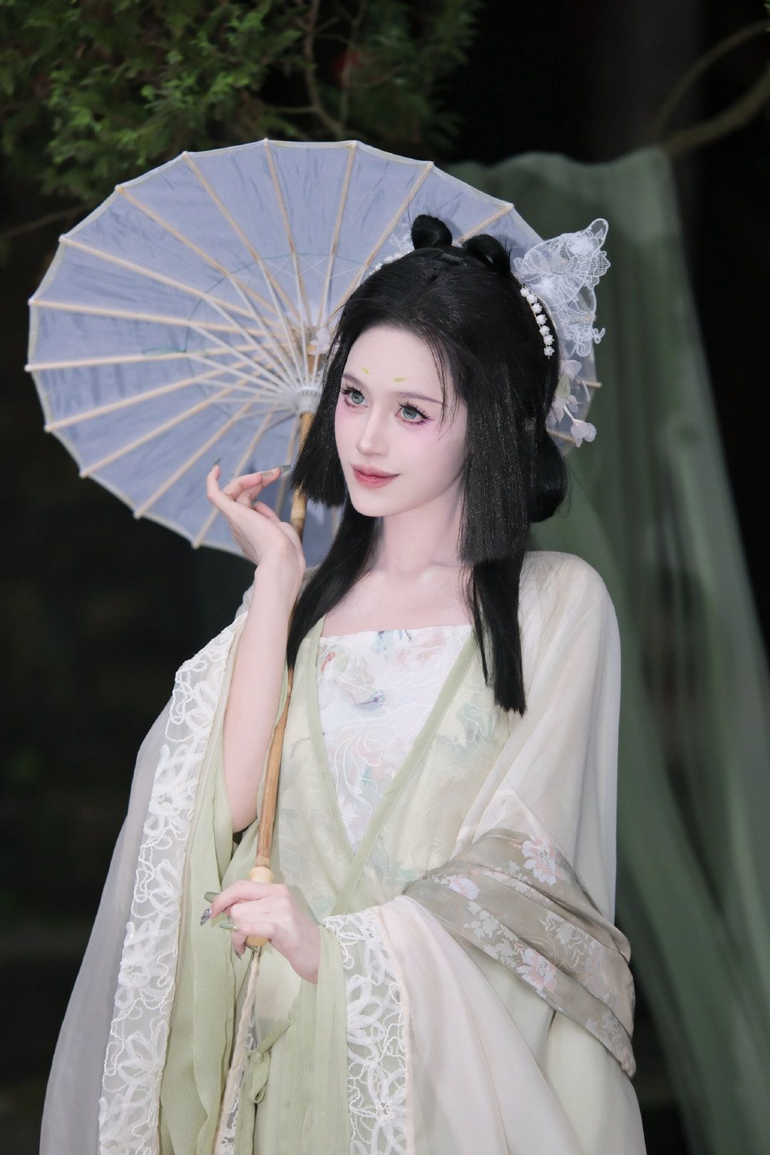 Reinventing the Cheongsam:Modernizing the Traditional Qipao with Short-sleeved Innovations Reinventing the Cheongsam:Modernizing the Traditional Qipao with Short-sleeved Innovations