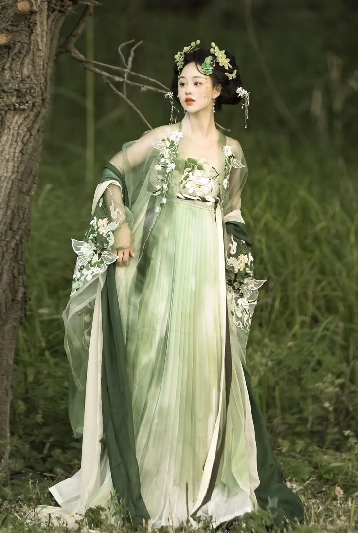 Purple Hanfu Headdress:An Insight into Traditional Chinese Beauty Purple Hanfu Headdress:An Insight into Traditional Chinese Beauty