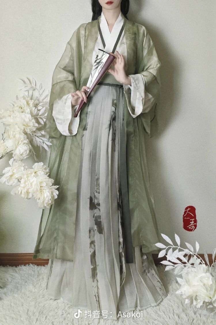 Hanfu Hairstyles:A Guide to Wearing Traditional Hair Buns with Fake Hair Extensions Hanfu Hairstyles:A Guide to Wearing Traditional Hair Buns with Fake Hair Extensions