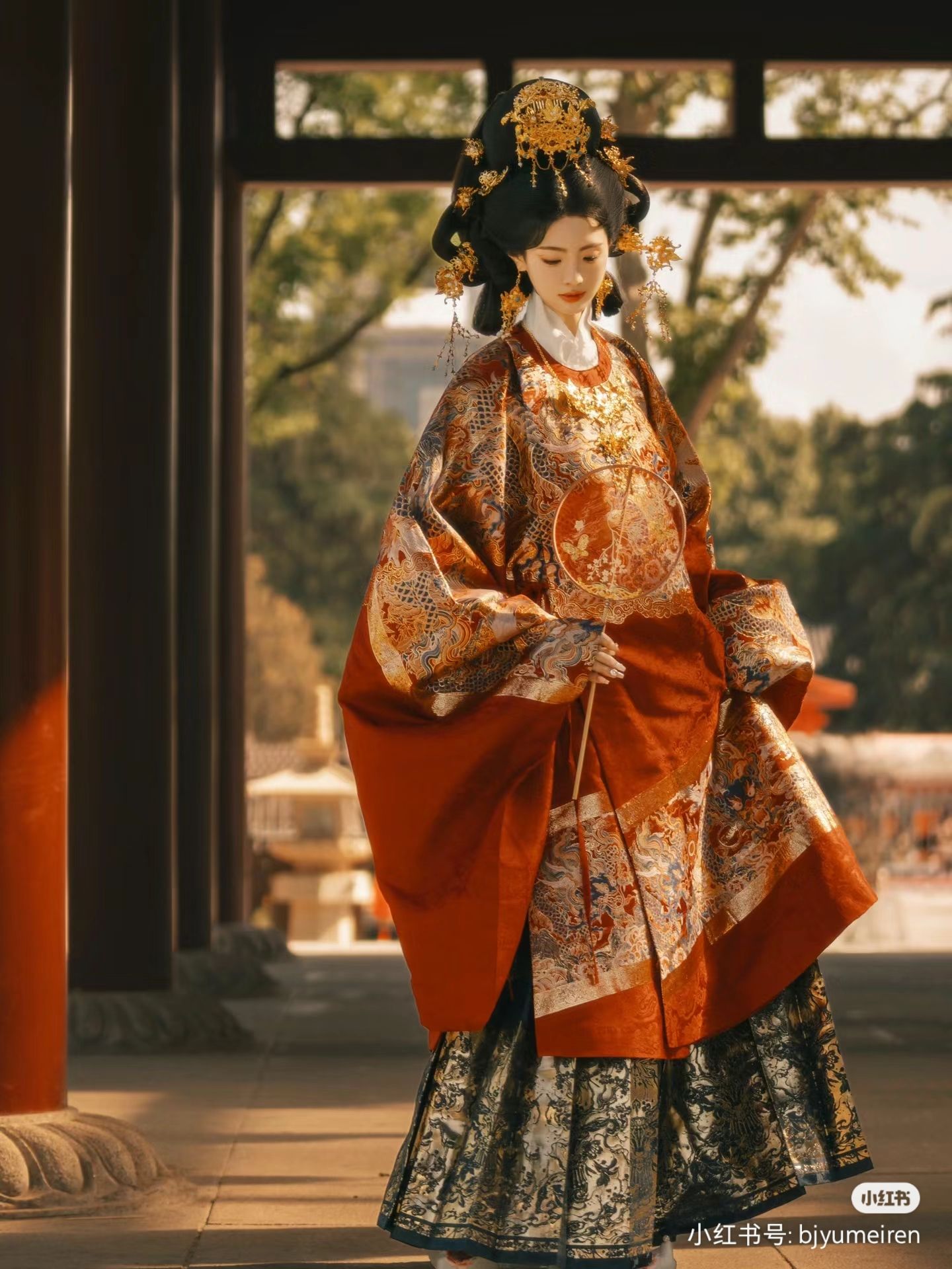 Elegant Qiao:The Charm of Traditional Chinese Hanfu Costumes Elegant Qiao:The Charm of Traditional Chinese Hanfu Costumes