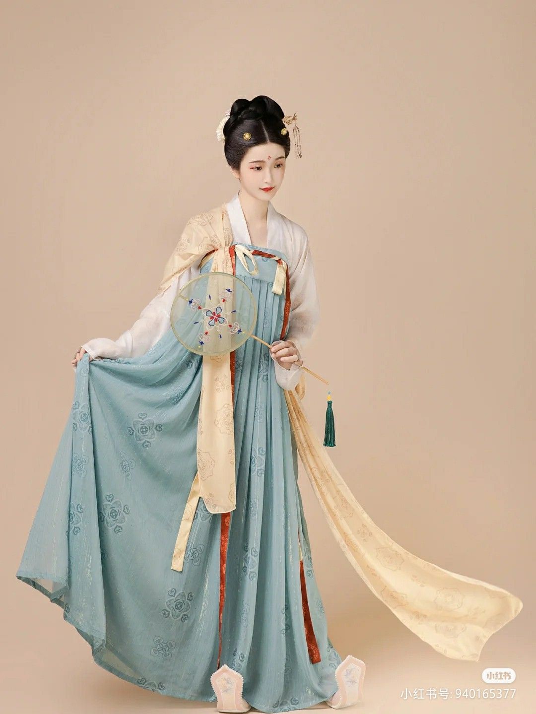 Dreaming in the Splendor of Chu-Han Hanfu:Original Tales of Ancient China Dreaming in the Splendor of Chu-Han Hanfu:Original Tales of Ancient China