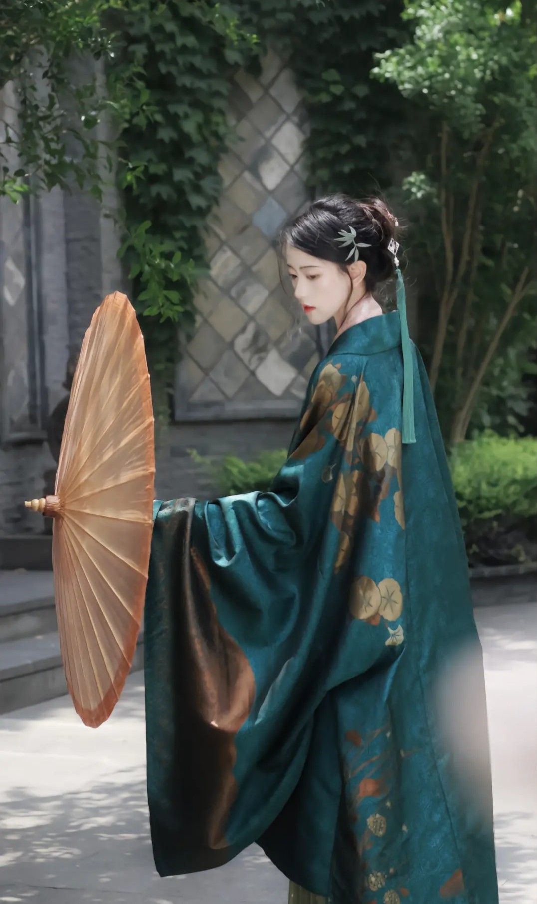 The Allure of Black Hanfu for a 12-Year-Old The Allure of Black Hanfu for a 12-Year-Old