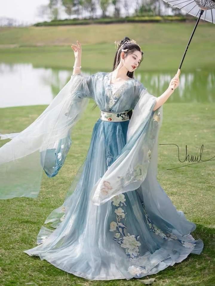 Traditional Tang-Style Blouse for Women Summer-Friendly Medium Length Sleeves