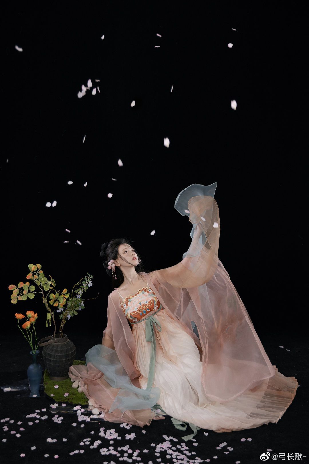 The Short-Style Cheongsam:Embracing Elasticity and Fashion The Short-Style Cheongsam:Embracing Elasticity and Fashion