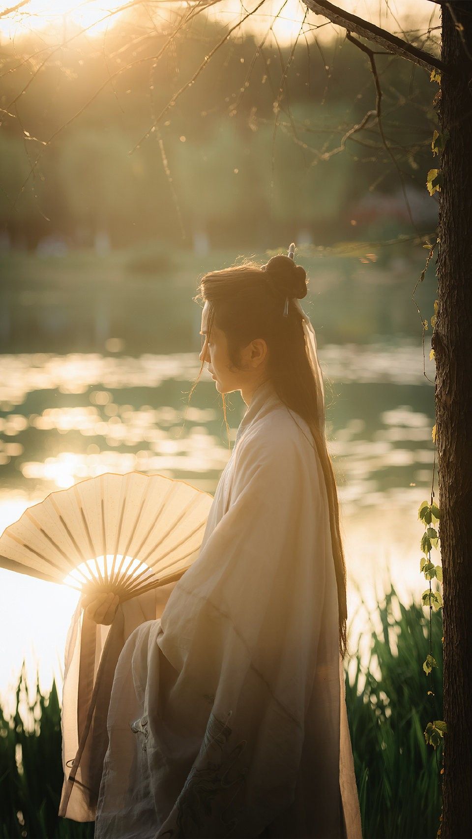 Traditional Chinese Style V-neck Blouse to Match the Horseface Skirt