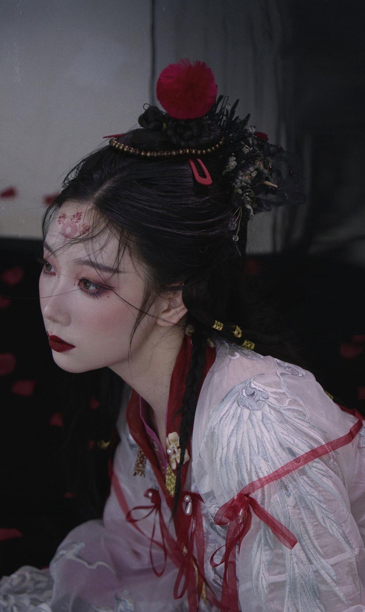 The Evolution of Chinese Dance Practice Costume:The Cheongsam as a Symbol of Tradition and Elegance The Evolution of Chinese Dance Practice Costume:The Cheongsam as a Symbol of Tradition and Elegance