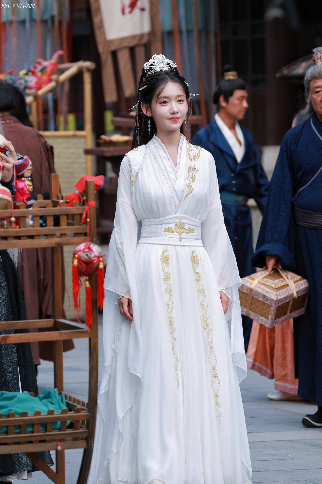 Winter Hanfu Fashion for Children during the Chinese New Year