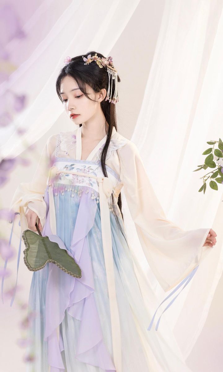 Stylish Summer Girl Qipao for an 11-Year-Old Stylish Summer Girl Qipao for an 11-Year-Old