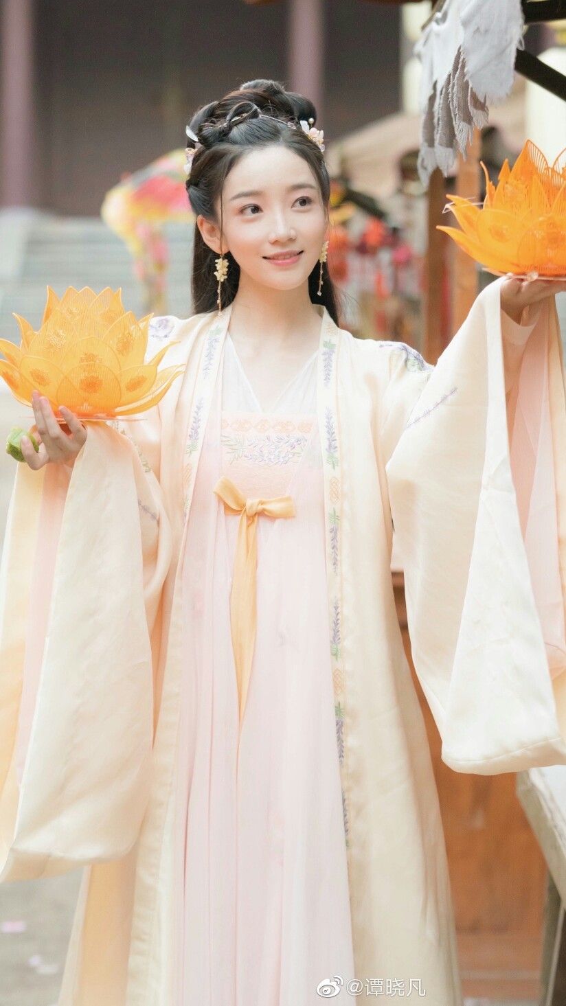 Childrens Hanfu Two-Piece Set:A Traditional Fashion for Modern Kids Childrens Hanfu Two-Piece Set:A Traditional Fashion for Modern Kids
