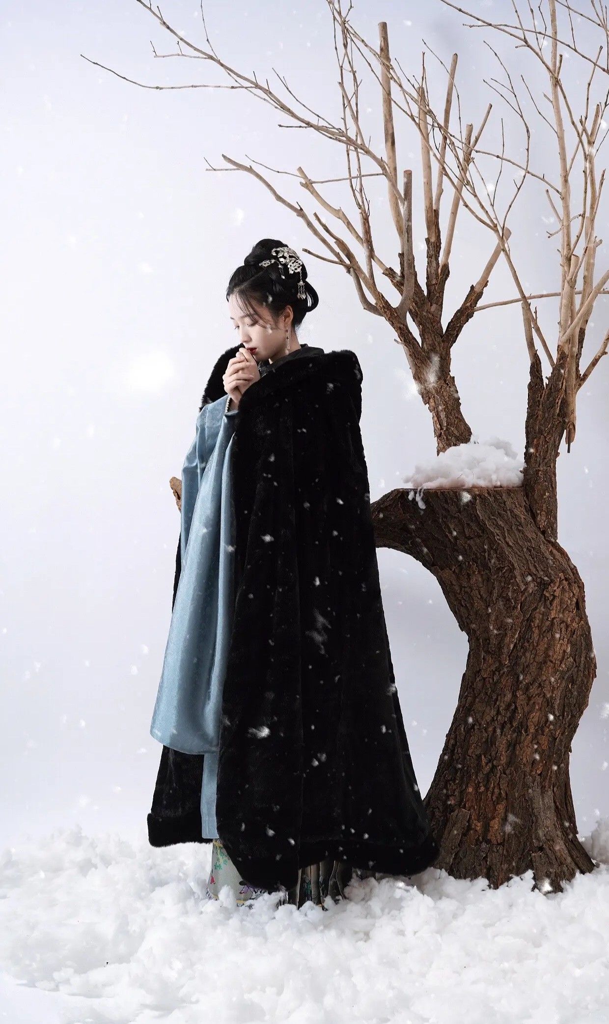 Summer Elegance in Hanfu:Feminine仙氣Expressed Through Traditional Chinese Fashion Summer Elegance in Hanfu:Feminine仙氣Expressed Through Traditional Chinese Fashion