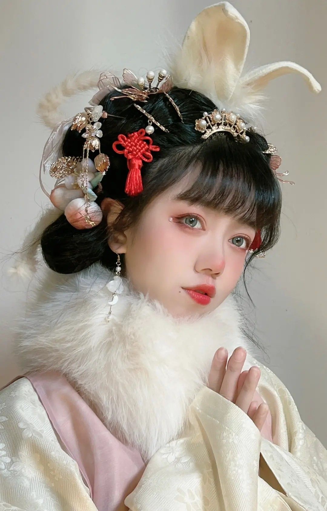 The Cold Elegance of Hanfu in the Wei,Jin,and Southern and Northern Dynasties