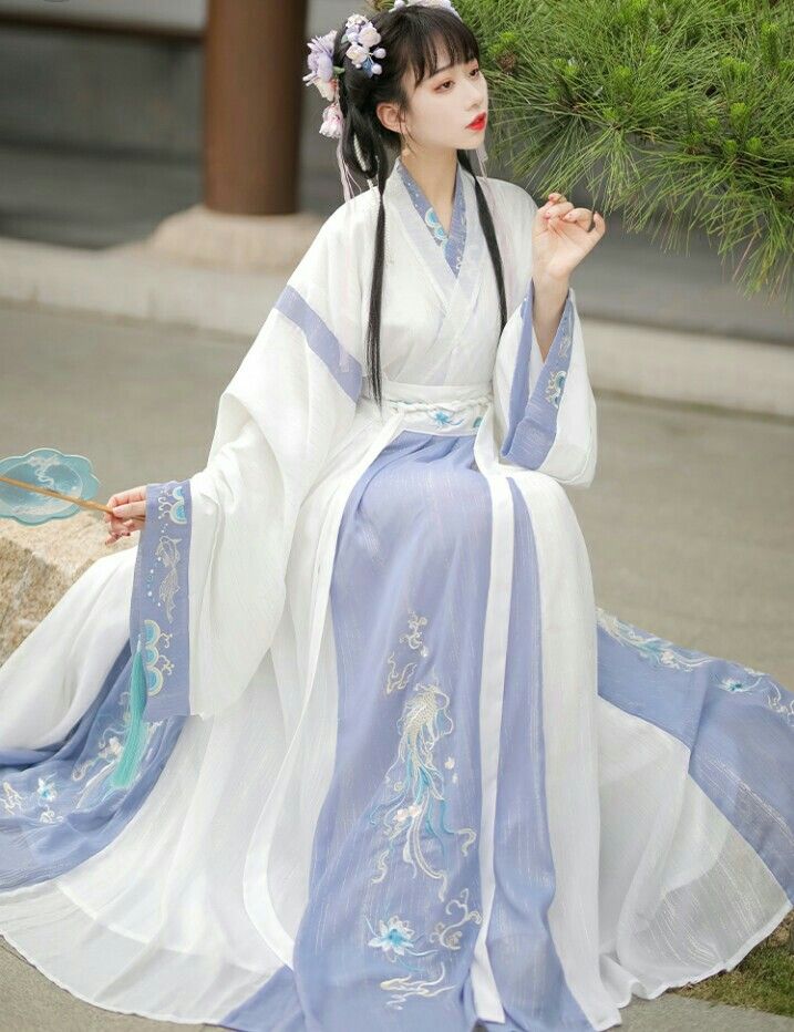 Hanfu Fashion:The Rise of Flat-Bottomed Shoes with Soft Soles in Traditional Chinese Elegance Hanfu Fashion:The Rise of Flat-Bottomed Shoes with Soft Soles in Traditional Chinese Elegance