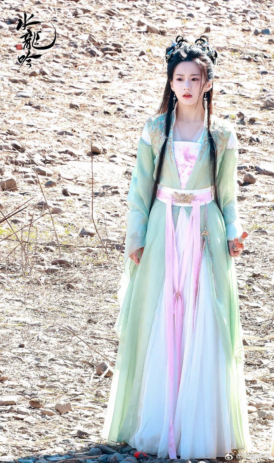 Elegant Cloud Silk Qipao:The Ultimate in Traditional Chinese Fashion Elegant Cloud Silk Qipao:The Ultimate in Traditional Chinese Fashion